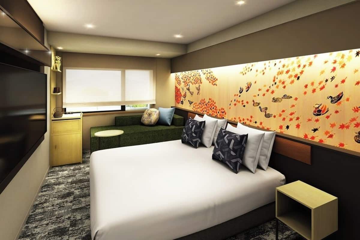 In-room safe, laptop workspace, iron/ironing board, free WiFi