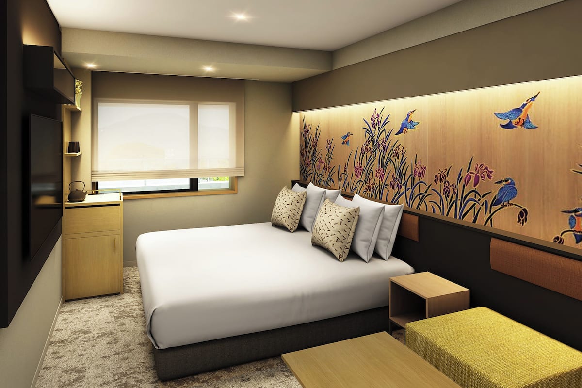 Standard King Room, Non Smoking | In-room safe, laptop workspace, iron/ironing board, free WiFi