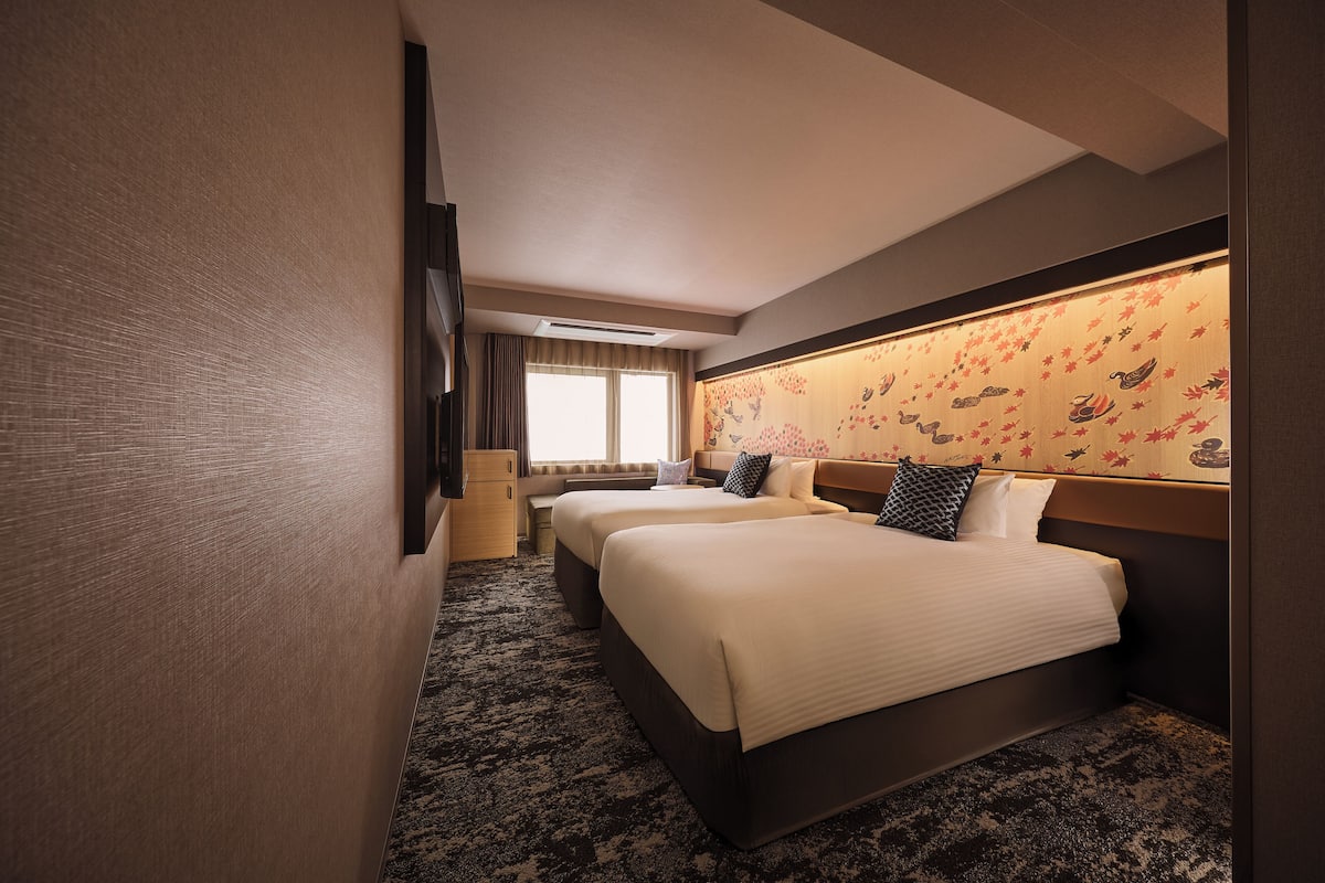 In-room safe, laptop workspace, soundproofing, free WiFi