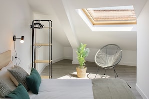 1 habitación, tabla de planchar con plancha, wifi gratis y ropa de cama