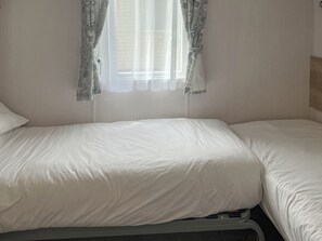 2 bedrooms, WiFi (free), bed sheets