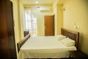 3 quartos, ferros/tábuas de passar roupa, Wi-Fi, roupa de cama