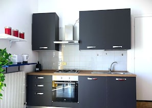 Apartment, Kitchen | Private kitchen | Fridge, oven, stovetop, cookware/dishes/utensils