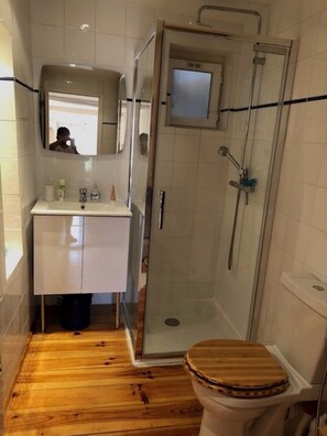 Chuveiro, secador de cabelo