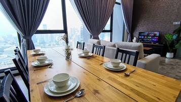 Apartamento, 3 habitaciones | Zona de estar