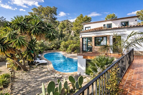 Charming Villa 5 min to Beach and 20 min to BCN!