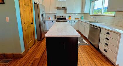 3BR Retreat Off Ski Hill Road
