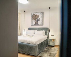 2 bedrooms, iron/ironing board, Internet - FRAME - Chic 2BR in Westlands w/ Rooftop Pool, Gym, City Views & Expressway (Nairobi)