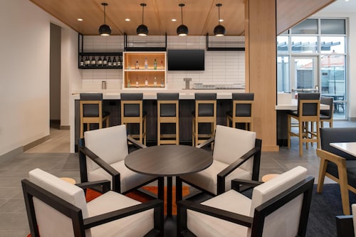 Hyatt House Fresno Campus Pointe