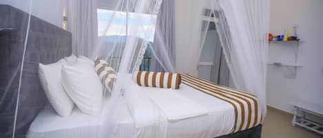 Deluxe Double Room, Mountain View | In-room safe, soundproofing, iron/ironing board, free WiFi