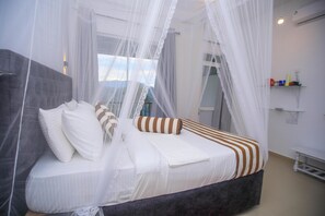 Deluxe Double Room, Mountain View | In-room safe, soundproofing, iron/ironing board, free WiFi