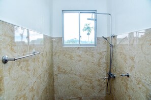Family Room, Mountain View | Bathroom | Free toiletries, hair dryer, towels, soap - Ella Nimal Nest Inn (Ella)