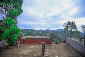 Vista frontal de la propiedad