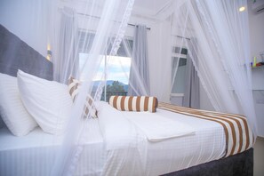 Deluxe Double Room, Mountain View | In-room safe, soundproofing, iron/ironing board, free WiFi - Ella Nimal Nest Inn (Ella)