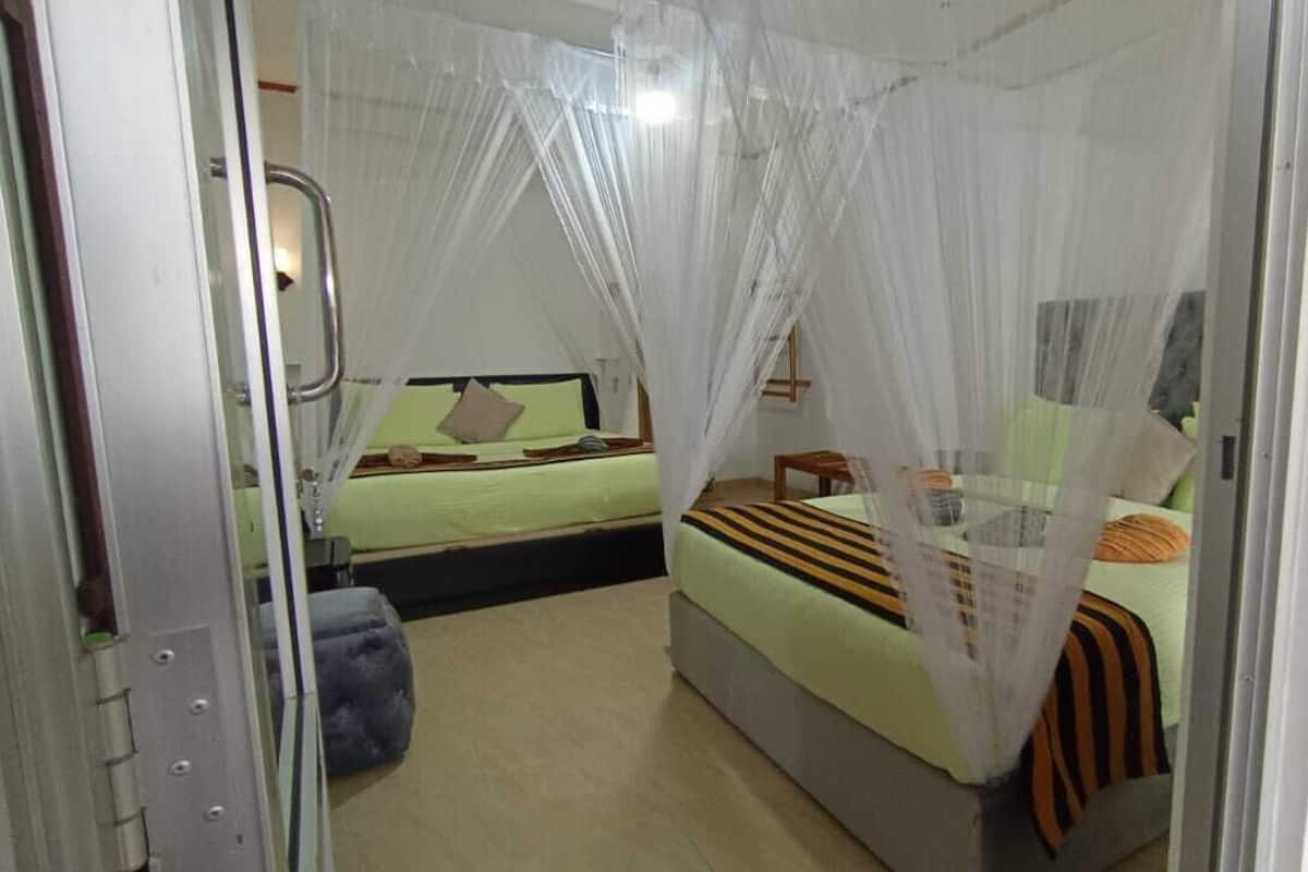 In-room safe, soundproofing, iron/ironing board, free WiFi