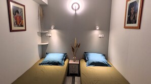 Schreibtisch, Bügeleisen/Bügelbrett, kostenloses WLAN, Bettwäsche