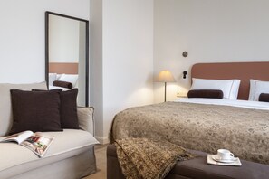 Laptop workspace, iron/ironing board, free WiFi - Raíces Alameda Casa Palacio (Seville)