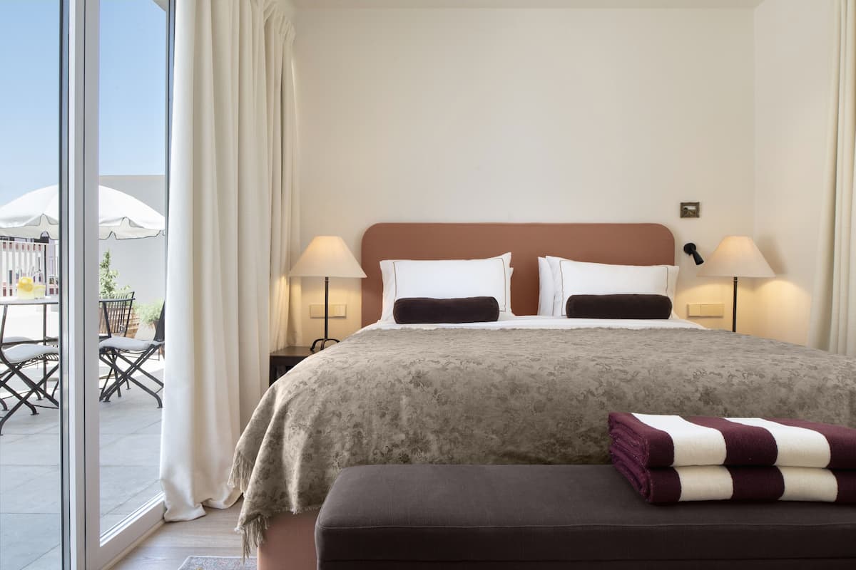 Suite Duplex terreza privada | Laptop workspace, iron/ironing board, free WiFi