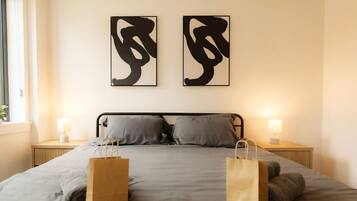 1 dormitori, escriptori, planxa i posts de planxar i wifi gratuïta