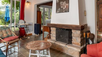 Télévision, cheminée