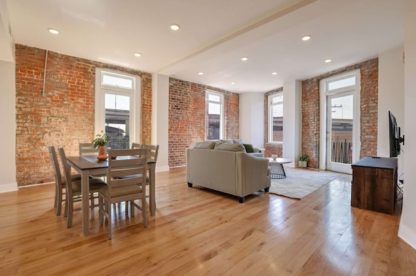 Televisión y oficina