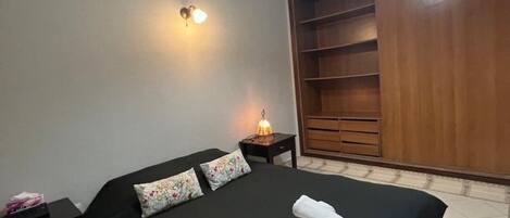 Accès Internet, draps fournis