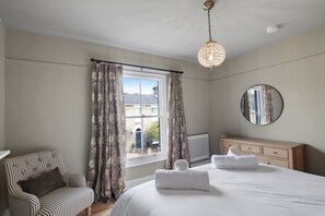 3 chambres, fer et planche à repasser, Wi-Fi gratuit, draps fournis