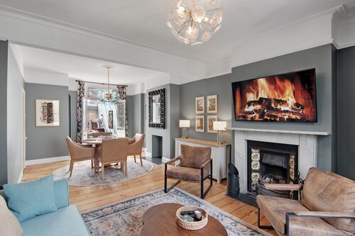 3BR Georgian Home | BBQ Garden | Parking | Central