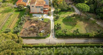 Apartment 'Casa Adele' with Shared Garden and Wi-Fi