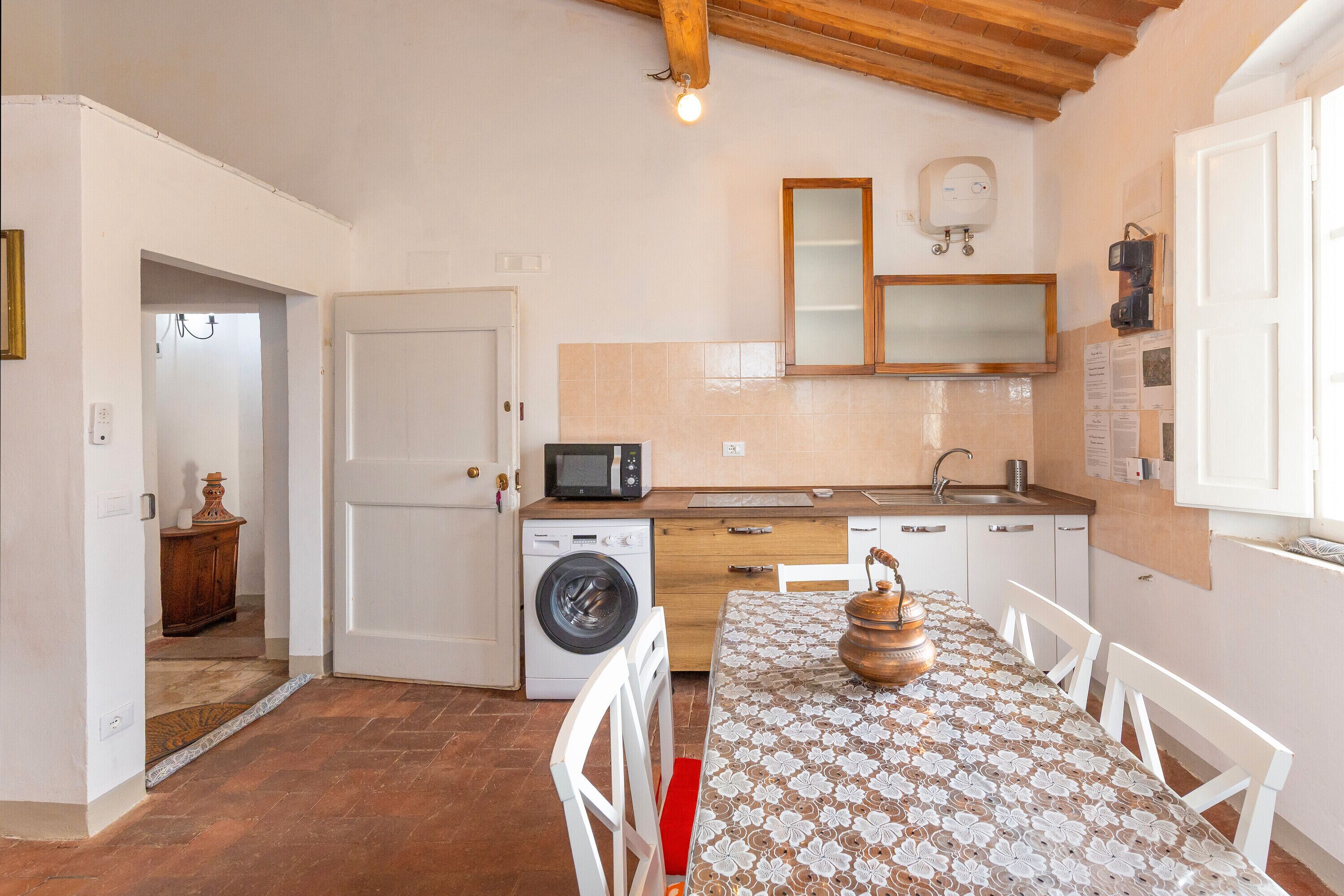 Frigorifero, microonde, piano cottura, macchina per tè/caffè