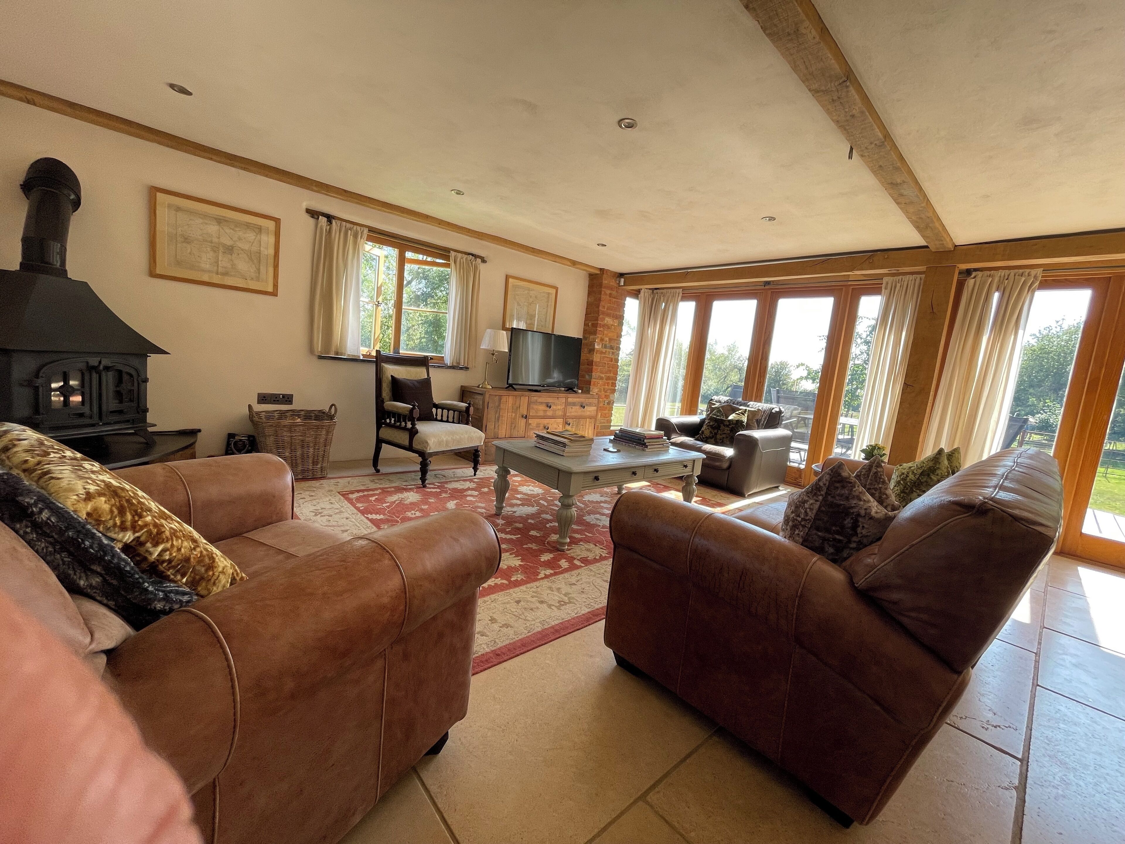 Télévision, cheminée