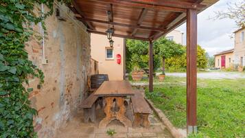 屋外ダイニングエリア