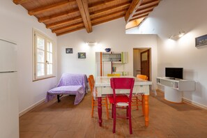 Interior - Apartment 'Evelina' with Shared Garden and Wi-Fi (Donoratico)