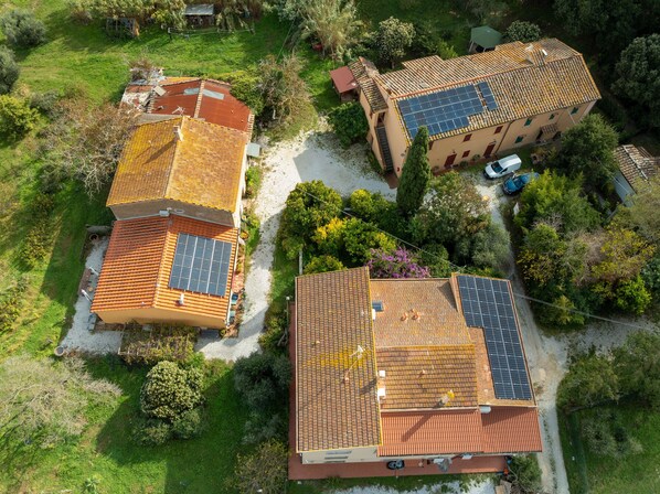 Exterior - Apartment 'Evelina' with Shared Garden and Wi-Fi (Donoratico)