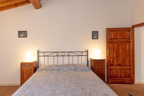 1 bedroom, WiFi, bed sheets - Apartment 'Evelina' with Shared Garden and Wi-Fi (Donoratico)
