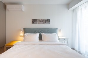 1 chambre, coffres-forts dans les chambres, fer et planche à repasser