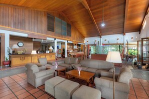 Sala de estar en el lobby