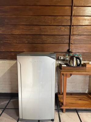 Classic House, Garden View | Mini fridge
