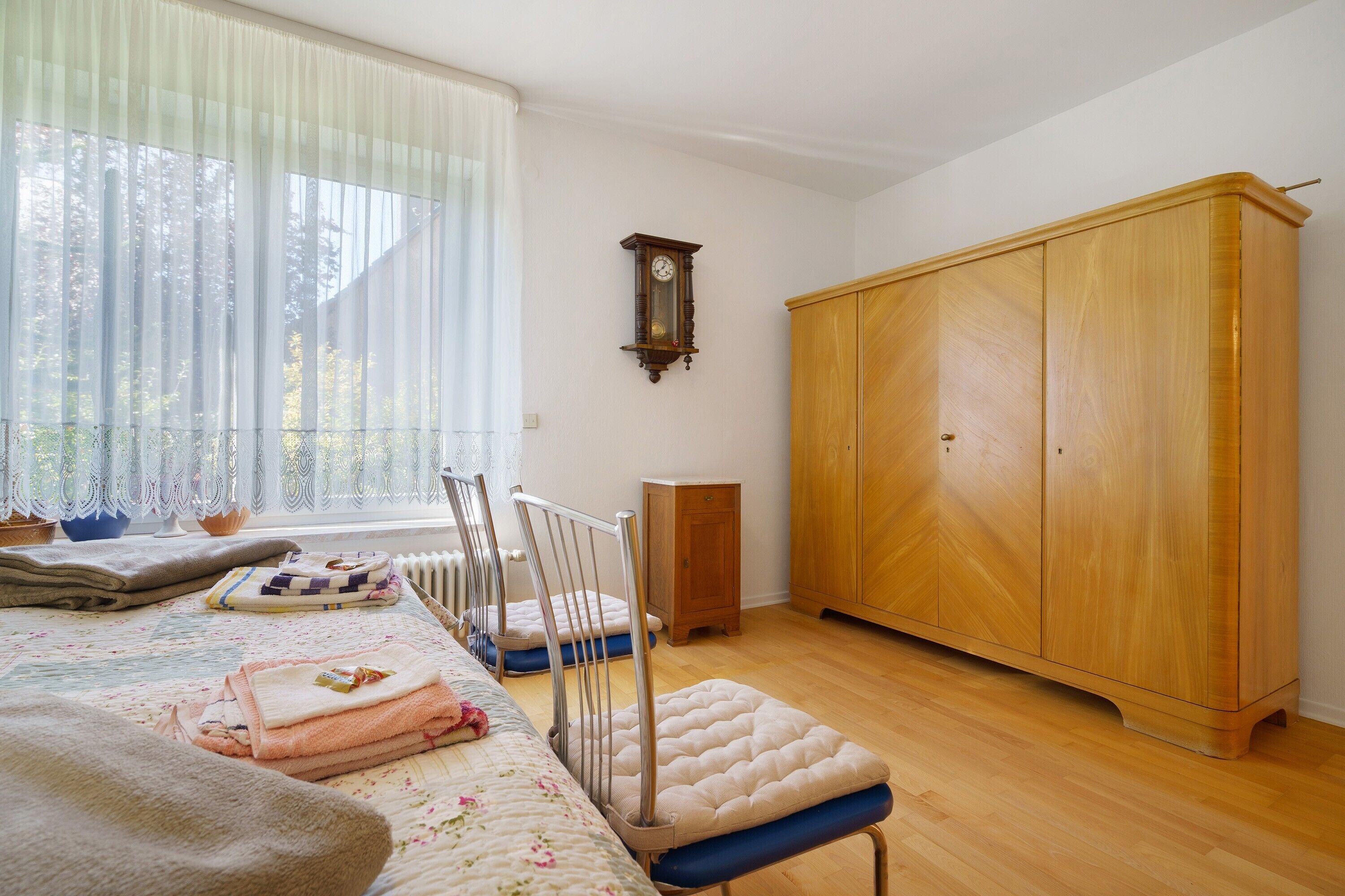 1 camera, Wi-Fi, lenzuola