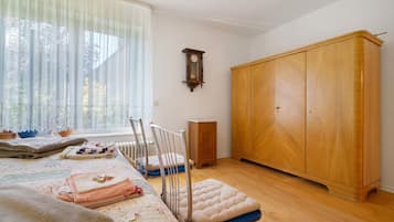 1 bedroom, WiFi, bed sheets