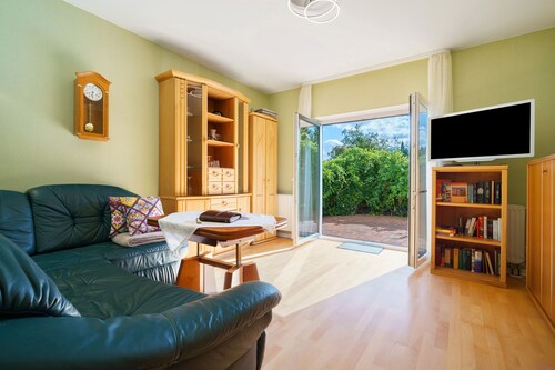 Ferienhaus 'Grün' mit gemeinsamer Terrasse und WLAN