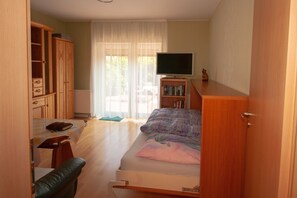 1 bedroom, WiFi, bed sheets