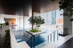室外游泳池