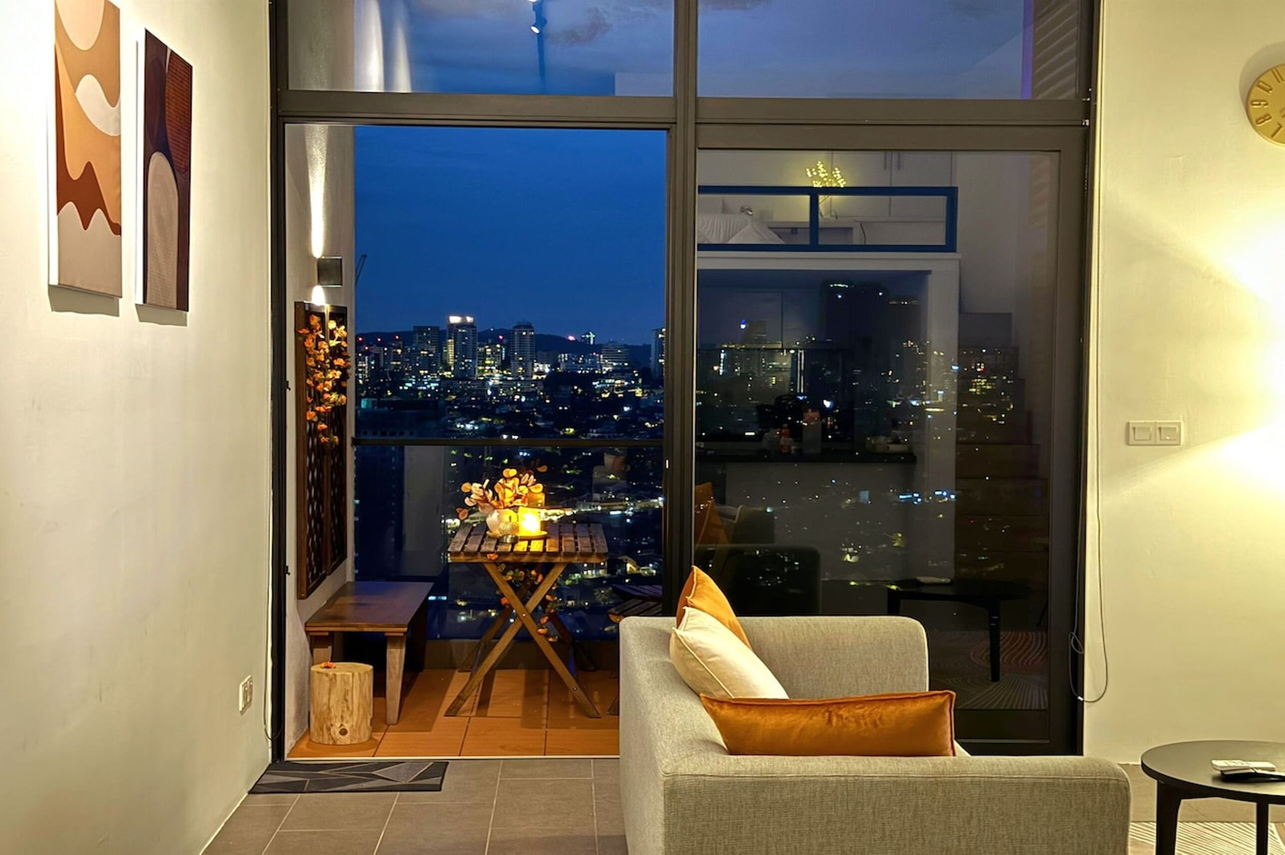 Superior Apartment, 1 Bedroom, Kitchen, City View | Living area | 35-inch TV with cable channels, offices