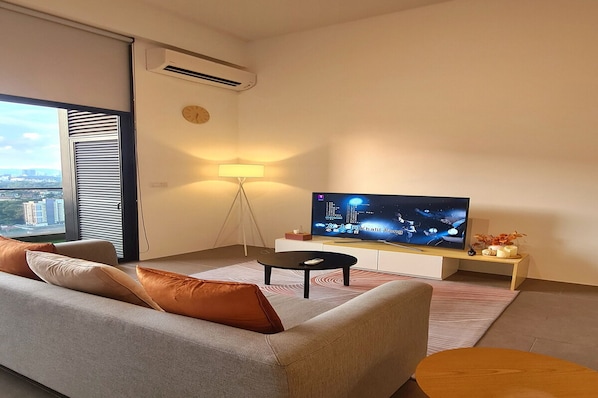 Superior Apartment, 1 Bedroom, Balcony, City View | Living area