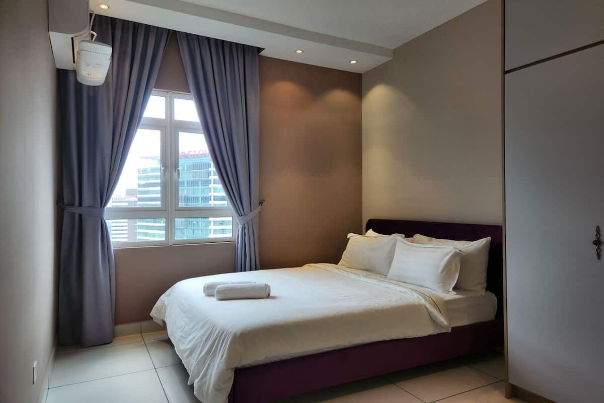 Superior Apartment, 2 Bedrooms, Balcony, City View | Meja, ruang kerja komputer riba, seterika/papan seterika, Wi-fi percuma