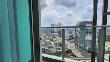 ซูพีเรียอพาร์ทเมนท์, 2 ห้องนอน, ระเบียง, วิวเมือง | วิวจากห้องพัก