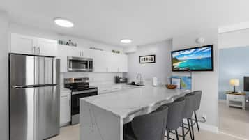 Standard Apartment, Lanai, Ocean View | Private kitchen
