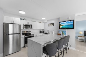 Apartament estàndard, pati hawaià, vistes a l'oceà | Cuina privada | Placa de cuina i bullidora elèctrica