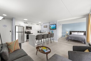 Apartament estàndard, pati hawaià, vistes a l'oceà | Sala d'estar | Televisor de pantalla plana